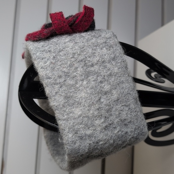 La Fenice Made In Italy Wool Marled Gray Red Headband with Floral Detail O/S EUC - Picture 2 of 4